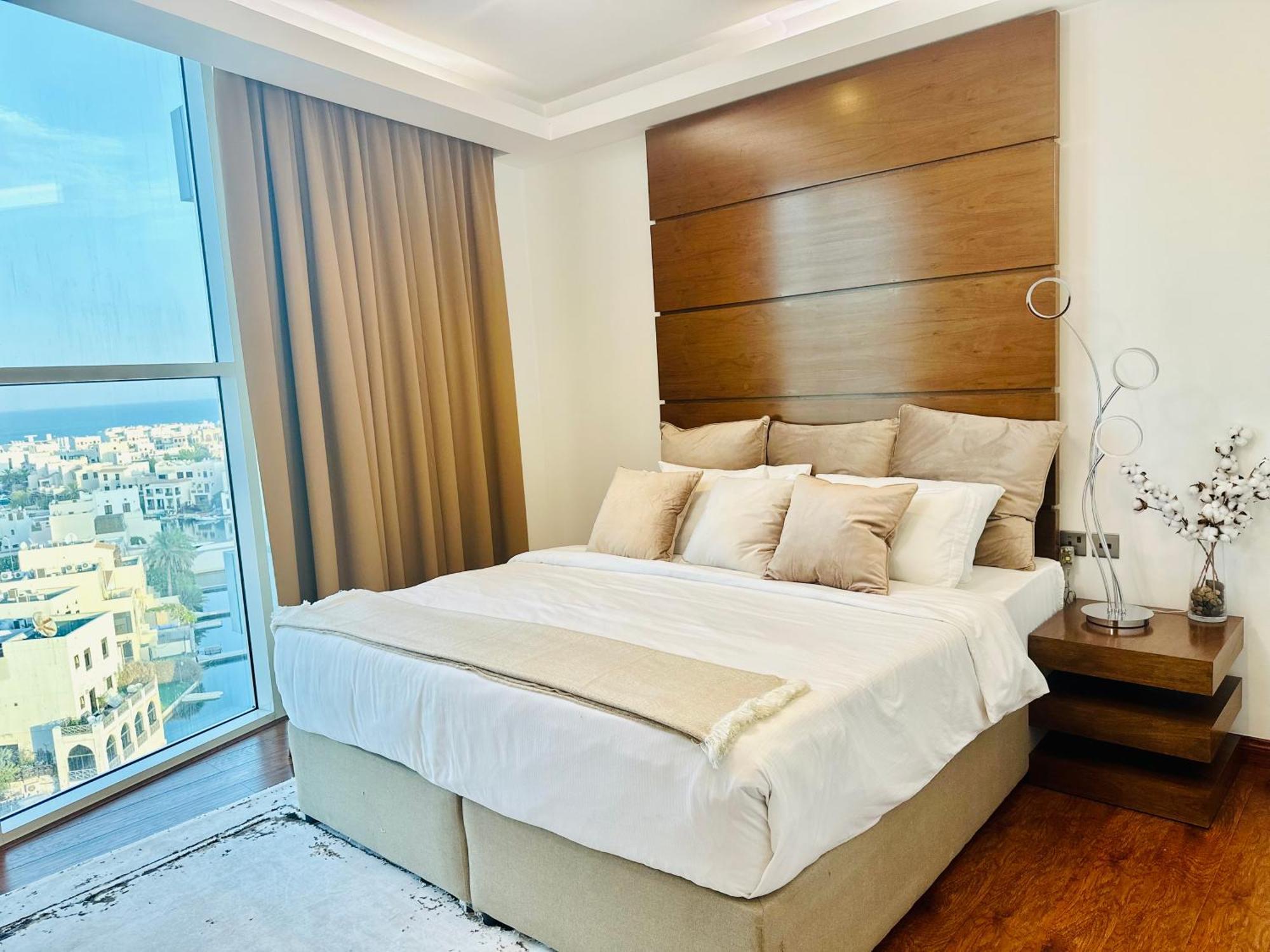 Saxophone Suites Muharraq Extérieur photo