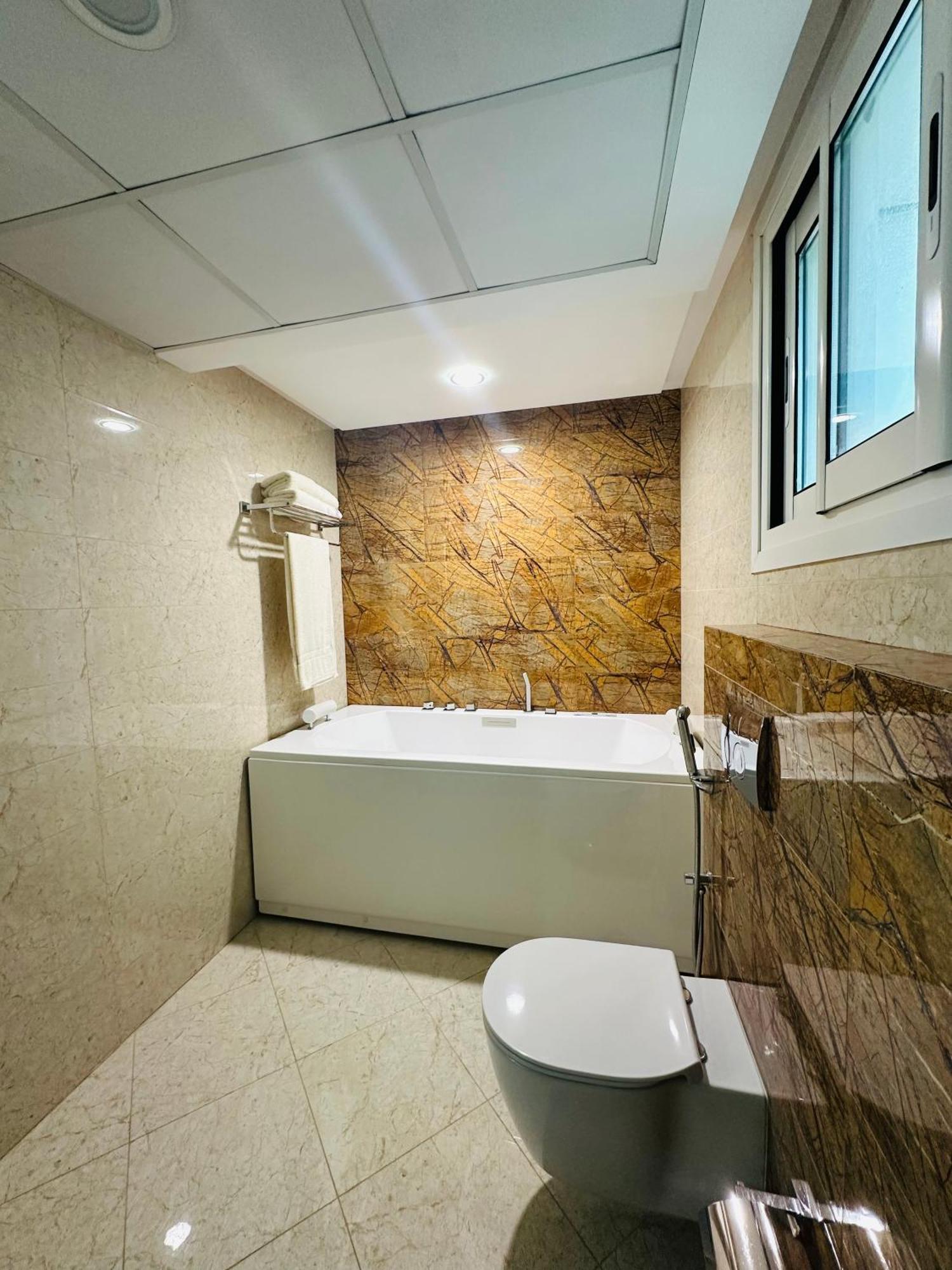 Saxophone Suites Muharraq Extérieur photo