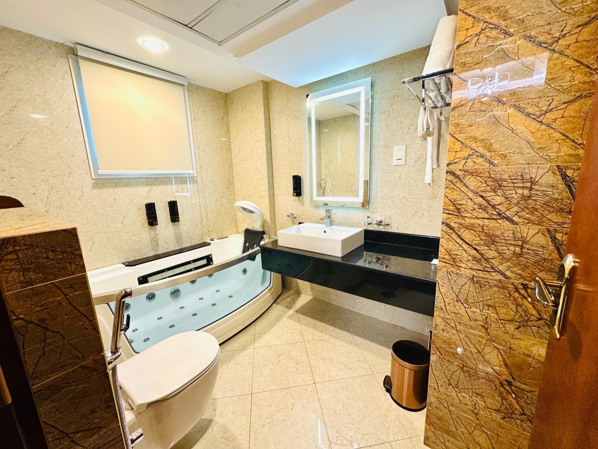 Saxophone Suites Muharraq Extérieur photo