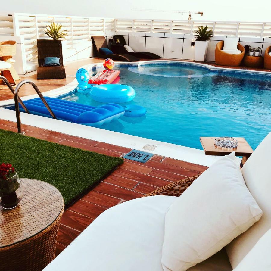 Saxophone Suites Muharraq Extérieur photo